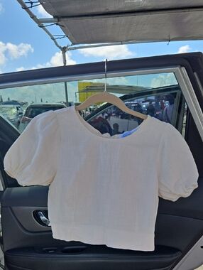 Big Water Blue Sky Cropped Top Size M Light Cream Elastic Sleeves Open Back
